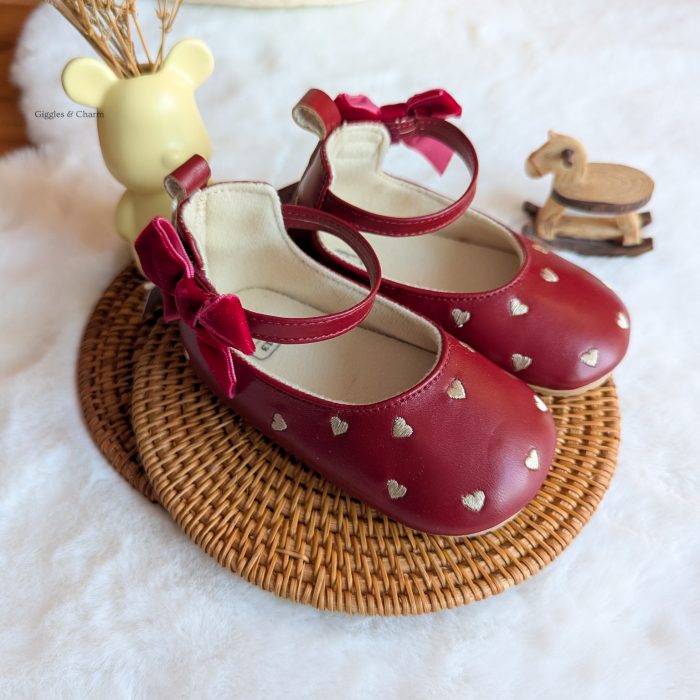 Berry Love bow sandals