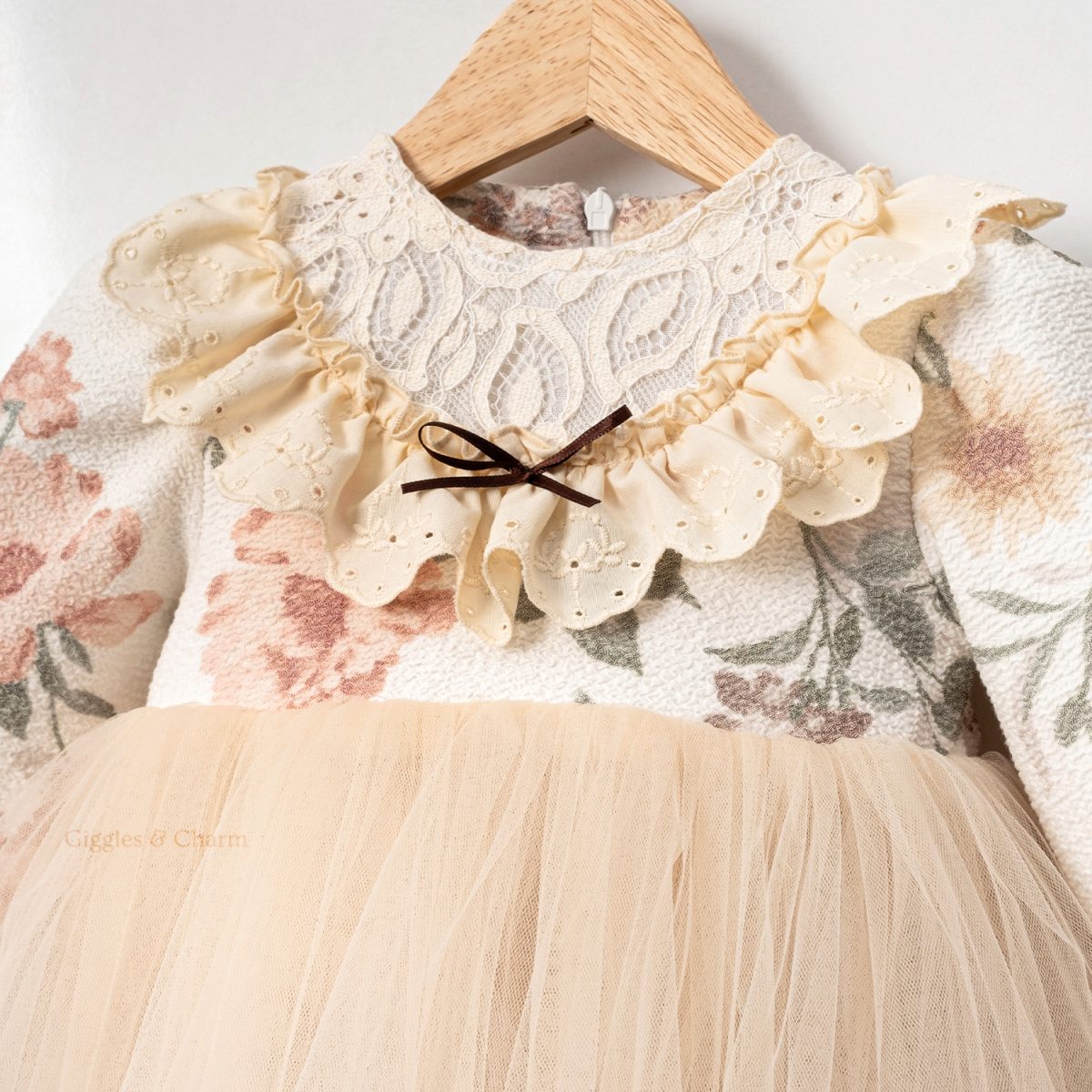 Lace tulle layered dress - Image 3