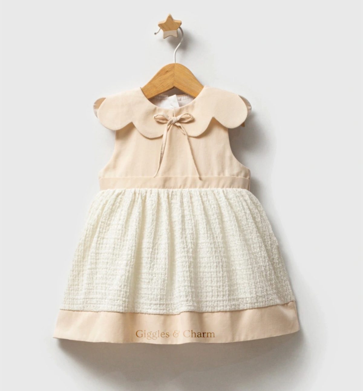 Scallop collar dress